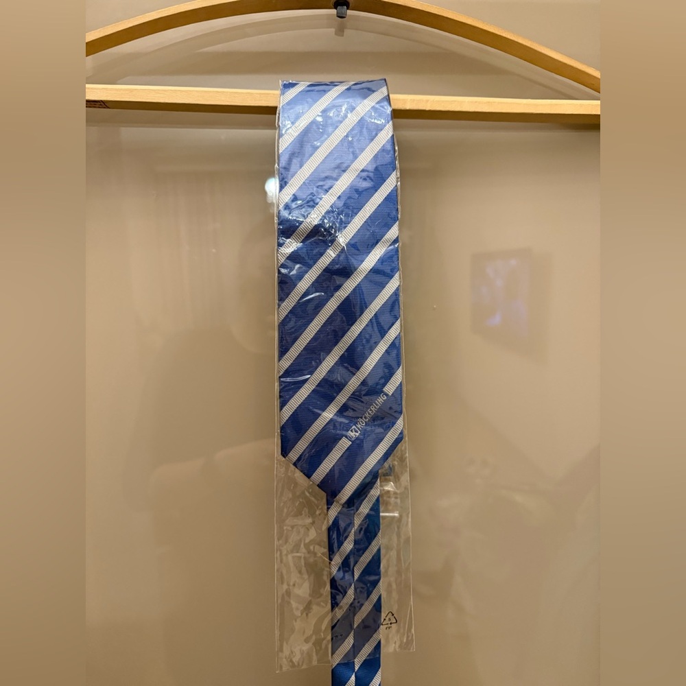 NWT office wear men’s blue striped tie exclusive design